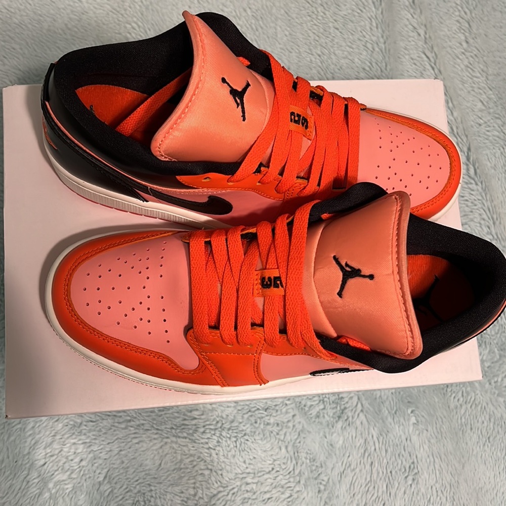 NWT/NIB Air Jordan 1 Low - Crimson Bliss - Picture 2 of 5